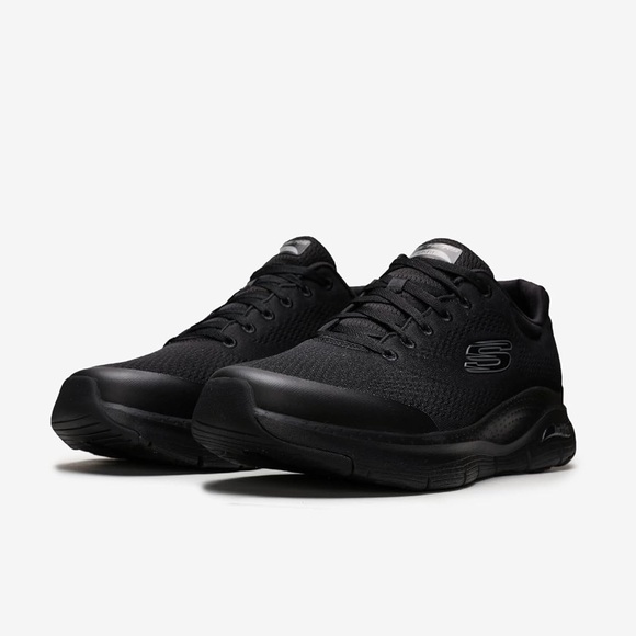 Skechers Other - Skechers Arch Fit Mens Sneaker